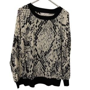 Trina Turk top Womens L Snakeskin Print office mature Pullover Top silk READ